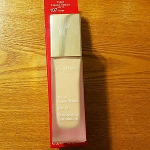 CLARINS Everlasting Foundation SPF15 in 107 Beige